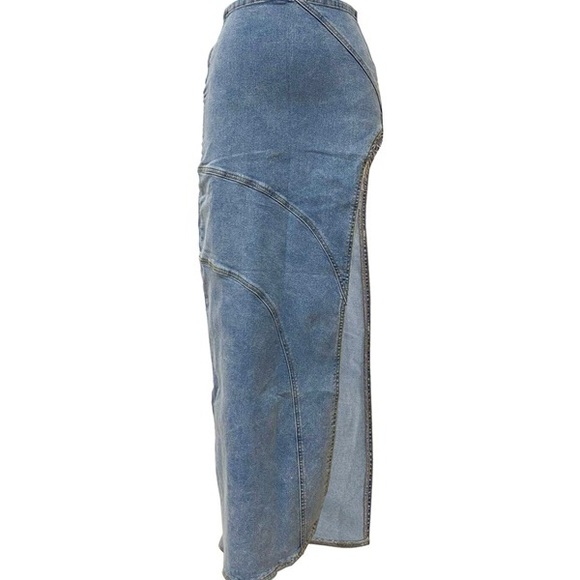 Mid Hip Slitted Denim Skirt - Picture 2 of 5